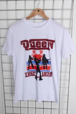 Women Daisy Street T-Shirts-Licensed Relaxed T-Shirt With Queen Tour 1976 Print