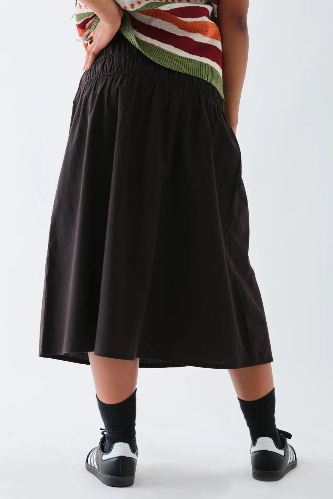 Women Daisy Street Skirts-Poplin Mid Rise Skirt with Ruching Detail