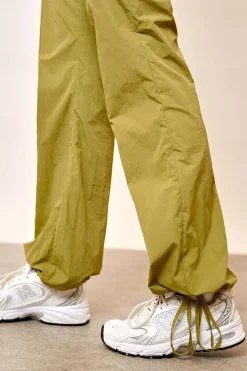 Women Daisy Street Trousers-Relaxed Mid Rise Flared Nylon Trousers