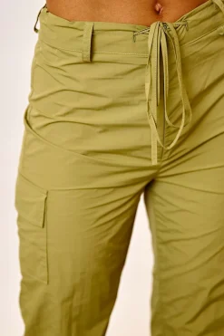 Women Daisy Street Trousers-Relaxed Mid Rise Flared Nylon Trousers