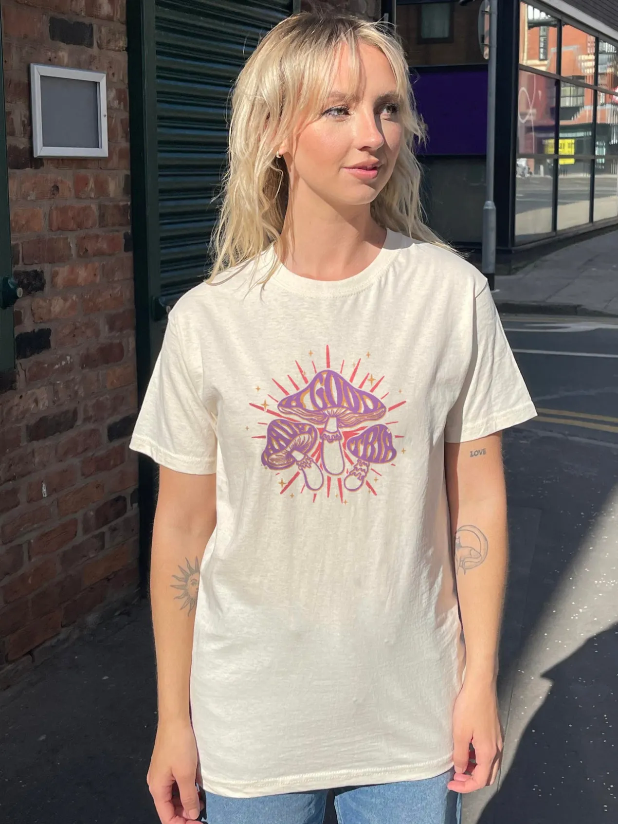 Women Daisy Street T-Shirts-Relaxed T-Shirt with Trippy Mushroom Graphic