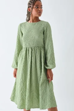 Women Daisy Street Dresses-Textured Shirred Midi Smock Dress