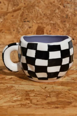 Daisy Street Homeware-Wobbly Mug With Checkerboard Print